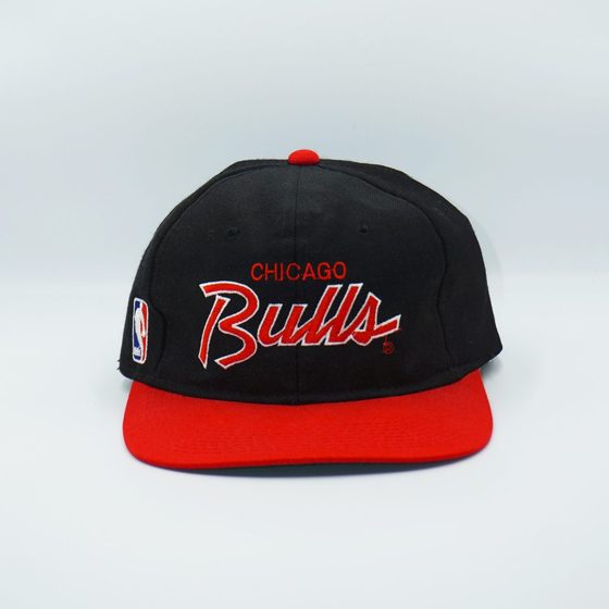 Chicago Bulls script snapback, used, condition 8/10